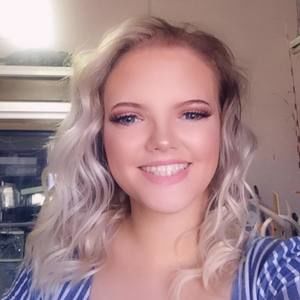 Meet your Posher, Caitlin